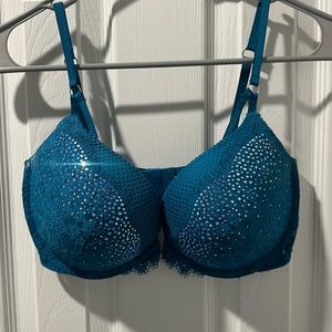 Victoria’s Secret 32DDD very sexy push-up